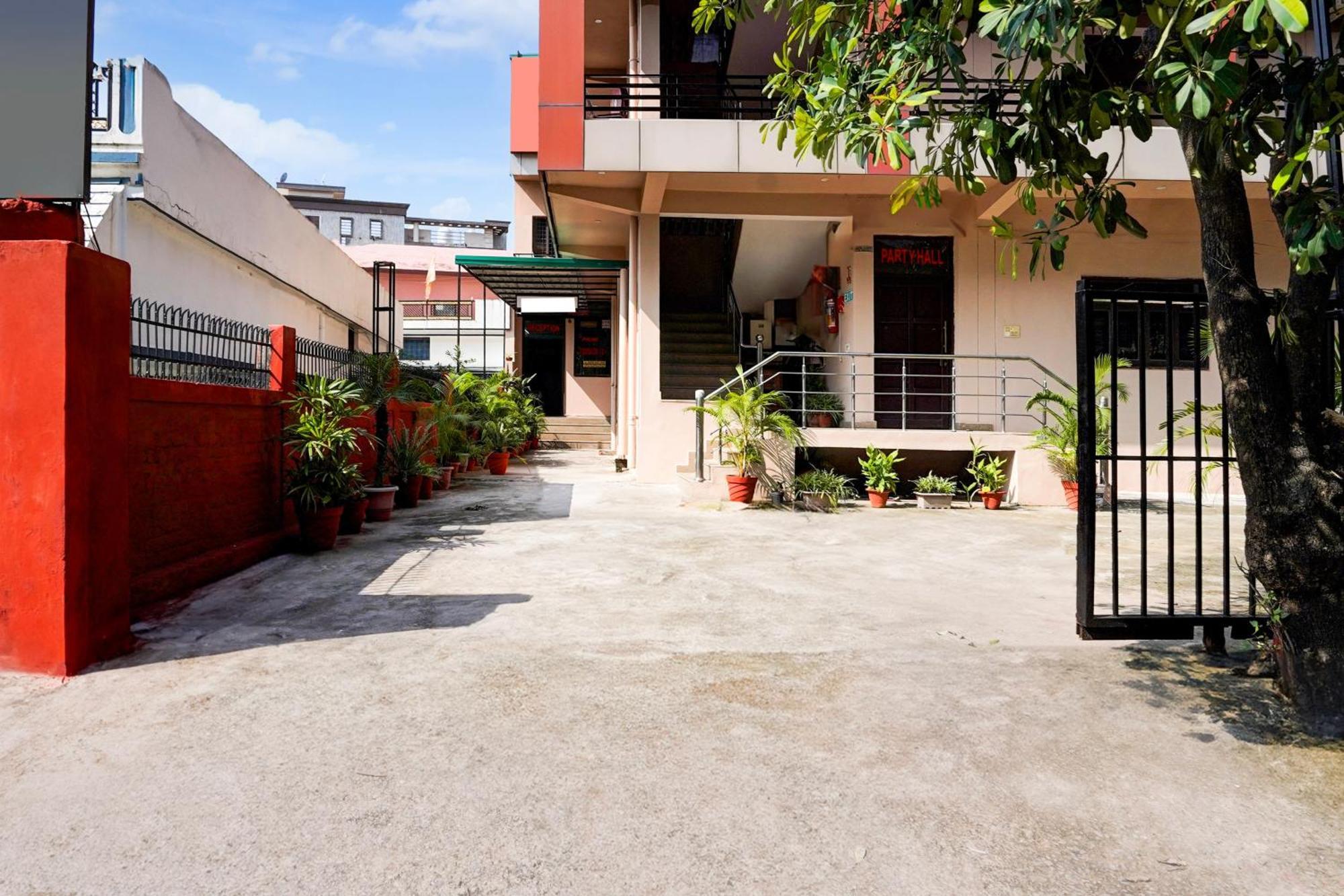 Super Hotel O Gms Road Ballupur Chowk Dehradun Exterior foto